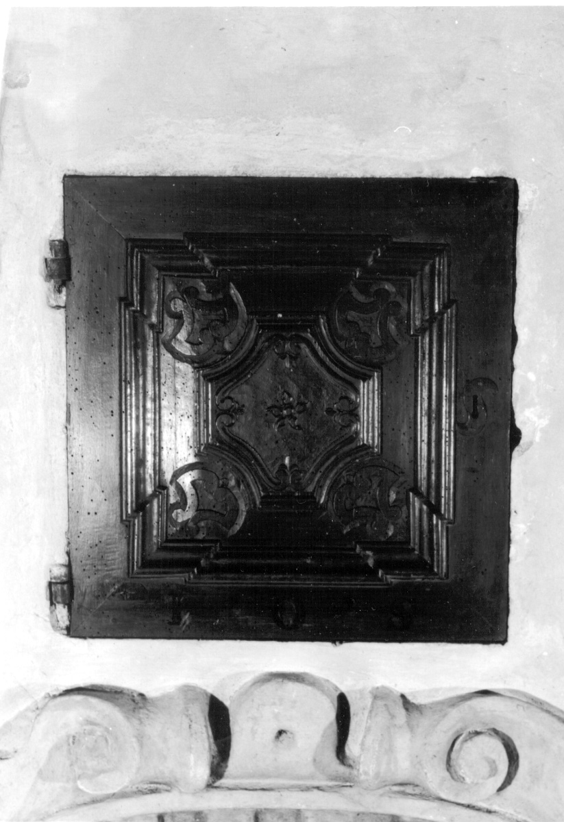 anta di armadietto per oli santi, opera isolata - ambito lombardo (seconda metà sec. XVII)