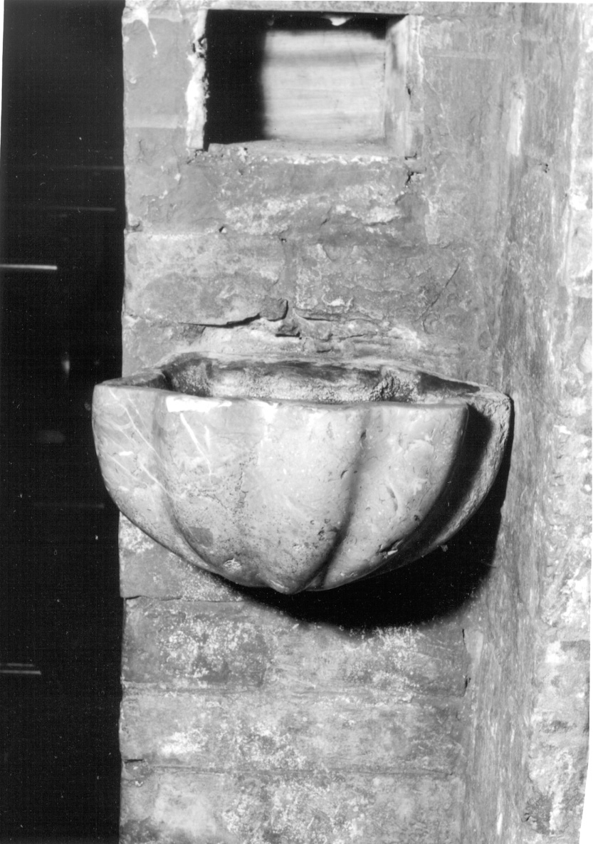 acquasantiera - da parete, serie - bottega lombarda (sec. XVIII)