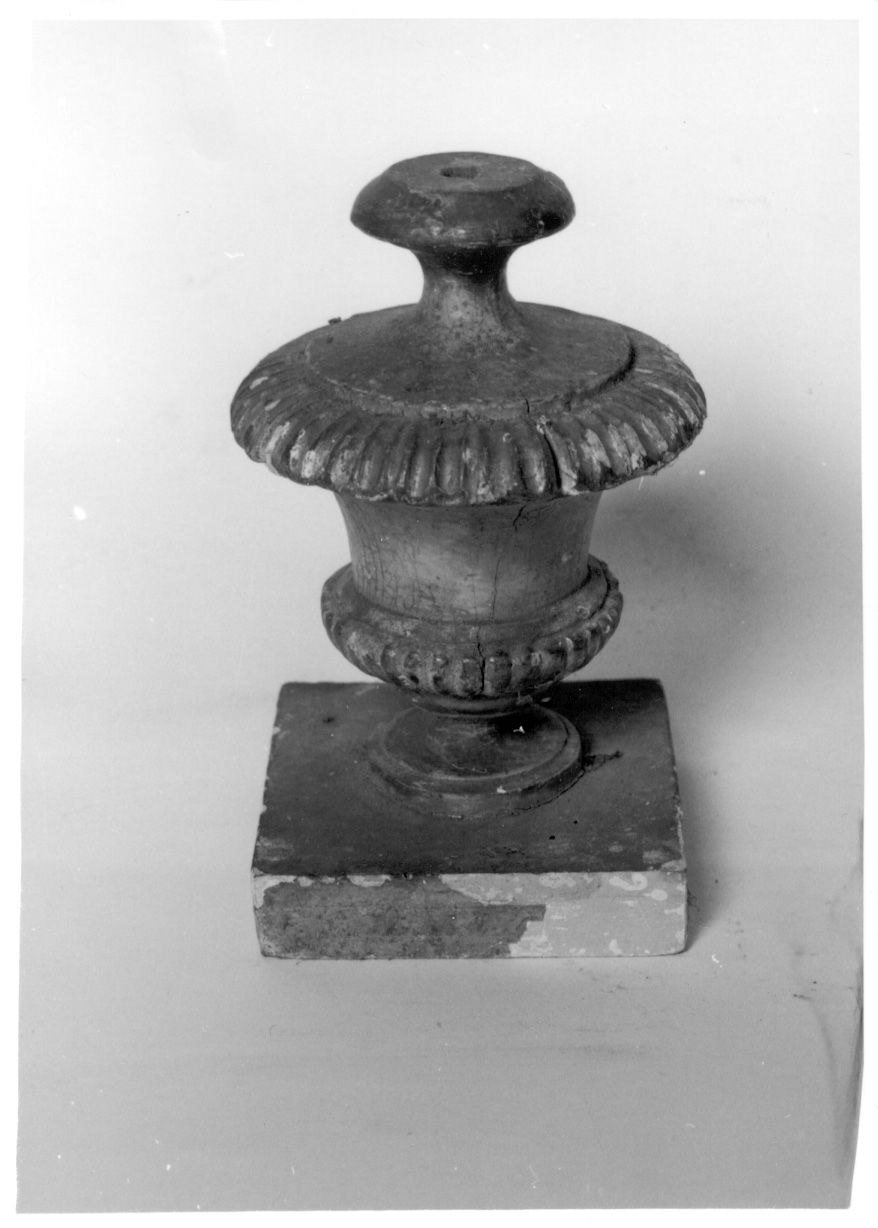 vaso d'altare con composizione floreale, opera isolata - produzione ligure (metà sec. XIX)