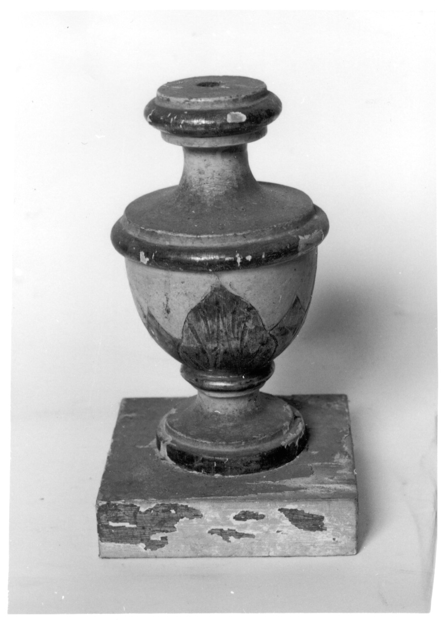 vaso d'altare con composizione floreale, serie - produzione ligure (metà sec. XIX)