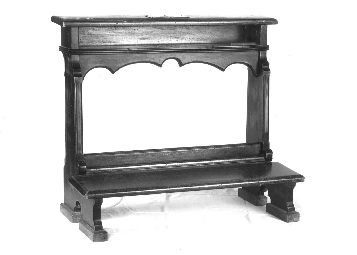 inginocchiatoio, opera isolata - bottega piemontese (secondo quarto sec. XX)