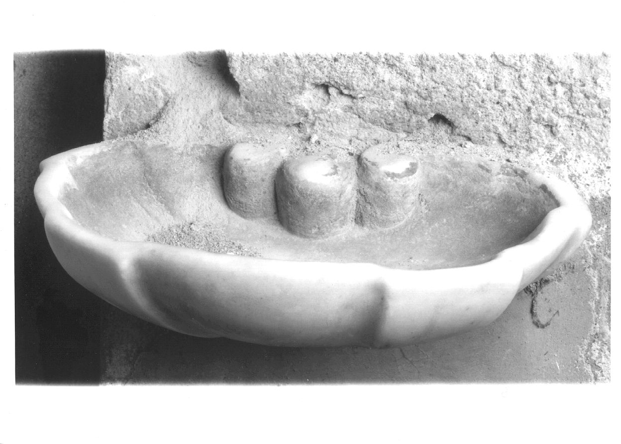 acquasantiera - da parete, opera isolata - bottega piemontese (prima metà sec. XVIII)