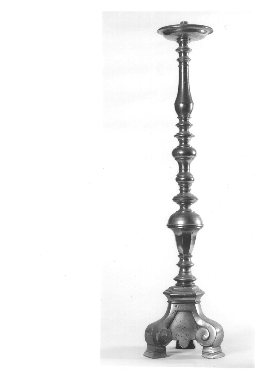 candeliere d'altare, serie - bottega piemontese (sec. XVIII)