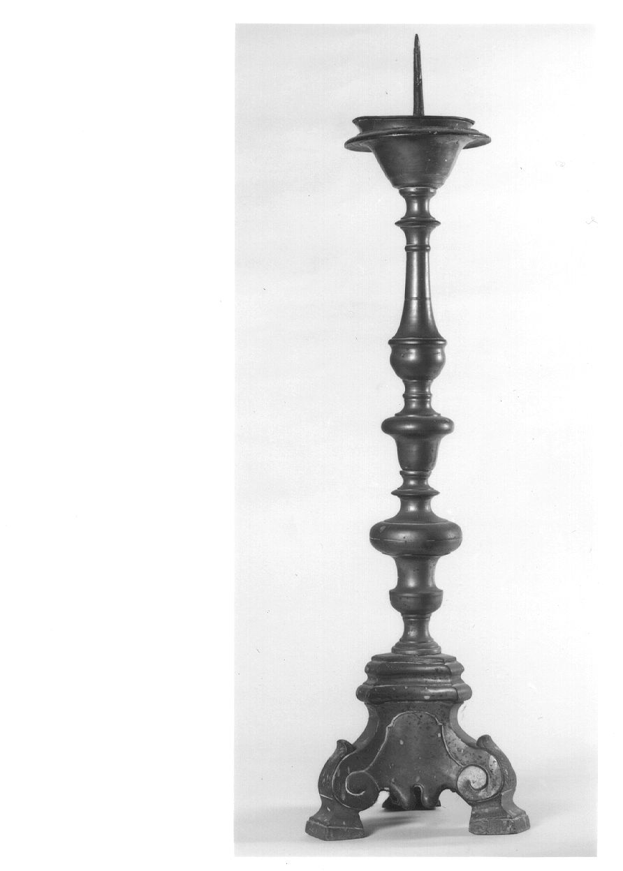 candeliere d'altare, serie - bottega piemontese (sec. XVIII)