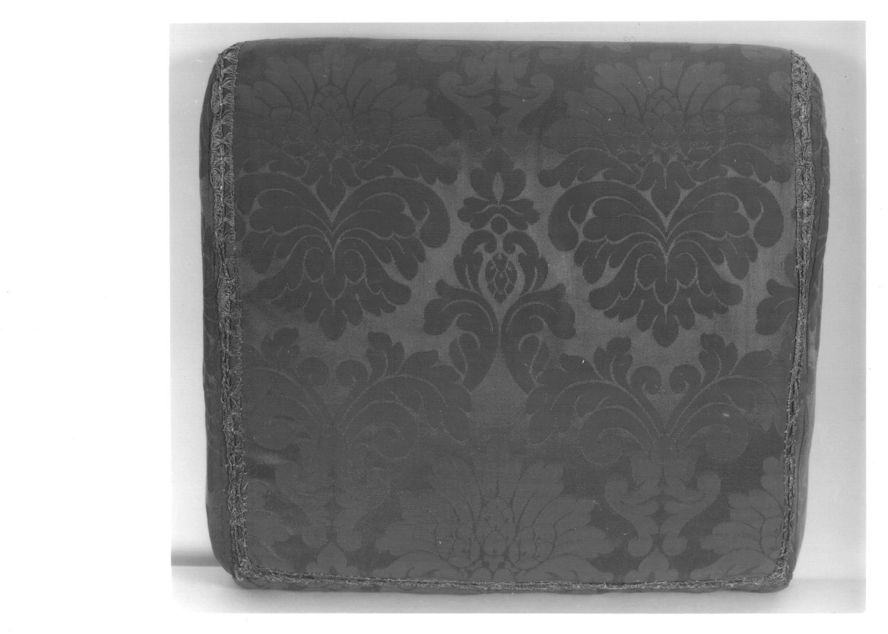 cuscino per libro liturgico, opera isolata - manifattura italiana (prima metà sec. XX)