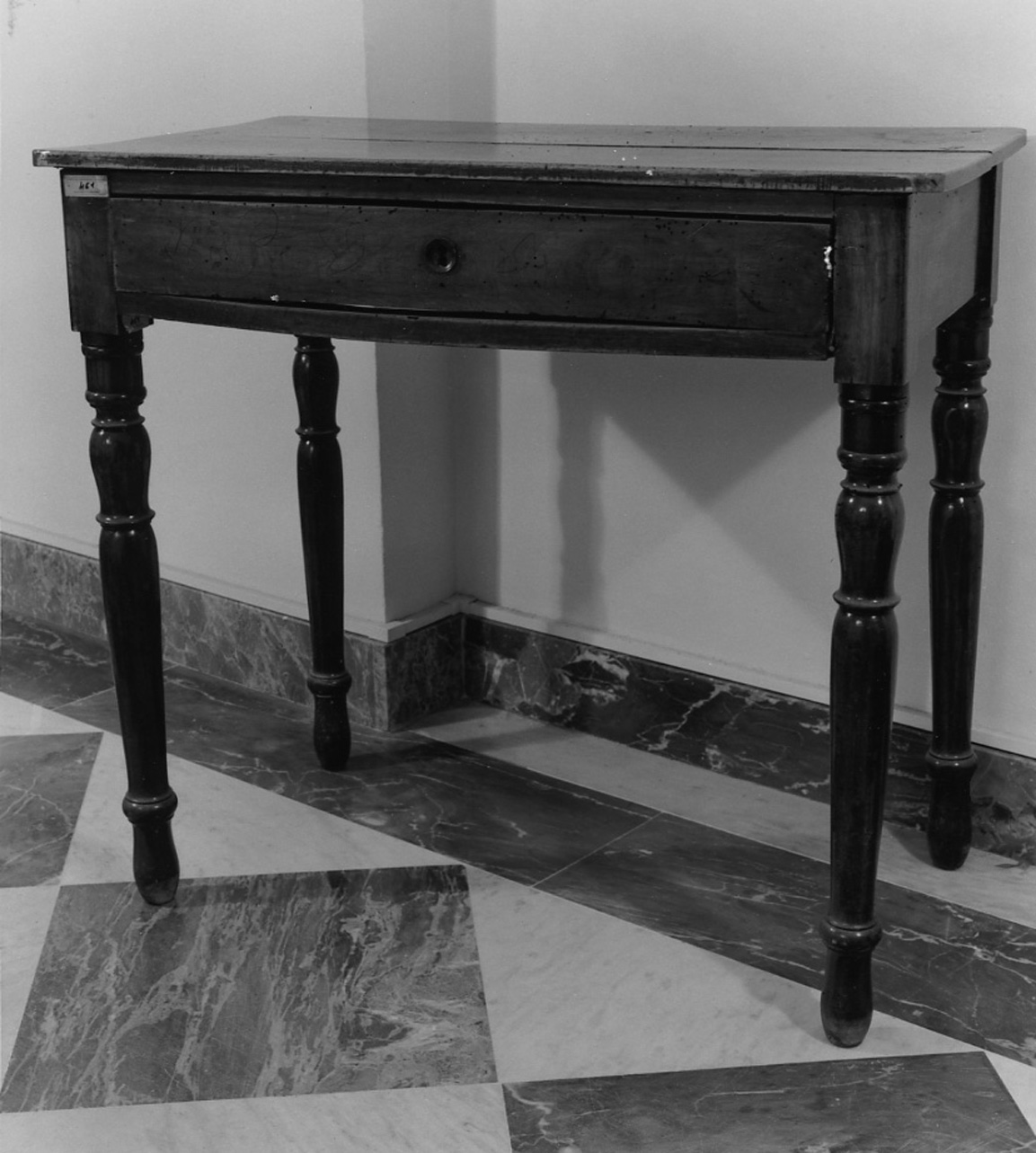 tavolino, opera isolata - bottega piemontese (fine sec. XIX)