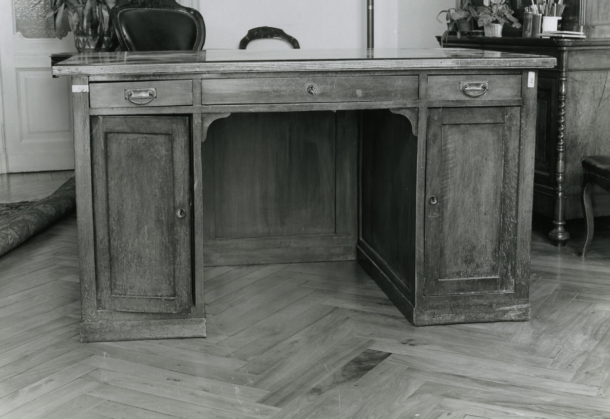 scrivania, opera isolata - ambito piemontese (inizio sec. XX)