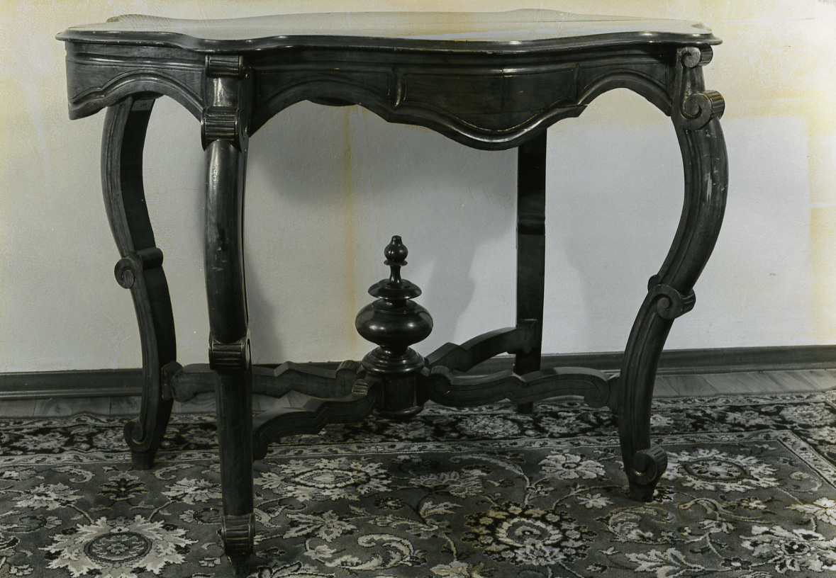 tavolino, serie - ambito piemontese (fine sec. XIX)