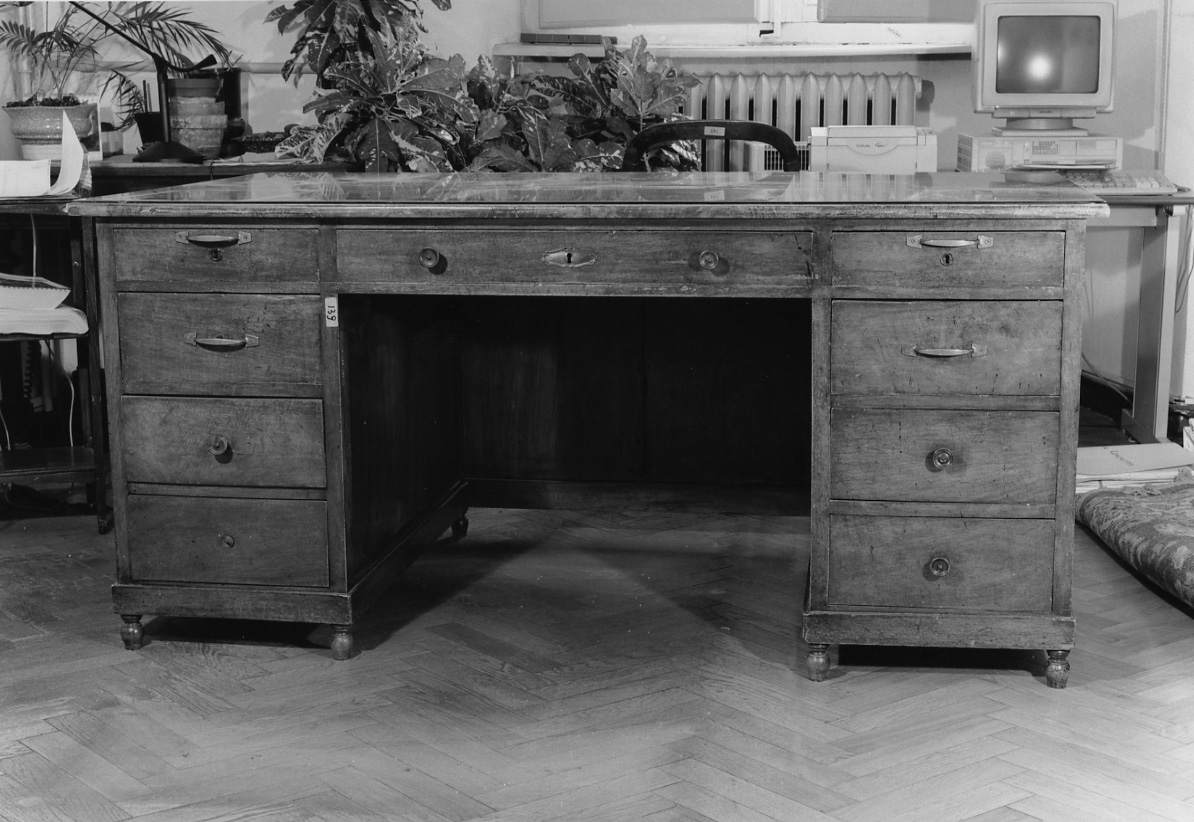 scrivania, opera isolata - ambito piemontese (inizio sec. XX)