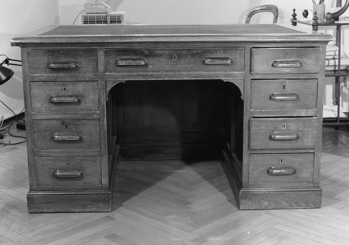 scrivania, opera isolata - ambito piemontese (inizio sec. XX)