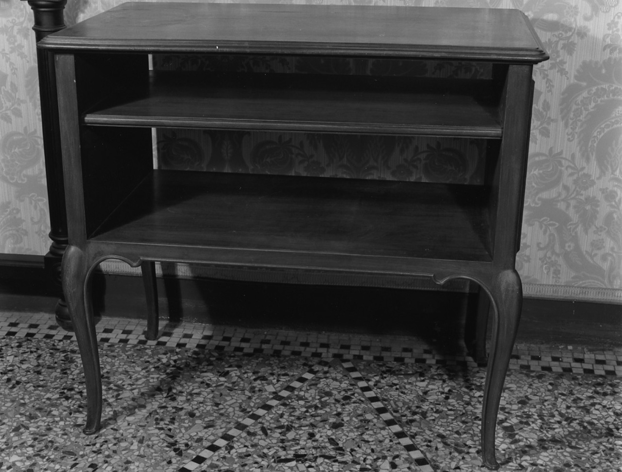 tavolino - a triplo ripiano, serie - ambito piemontese (primo quarto sec. XX)