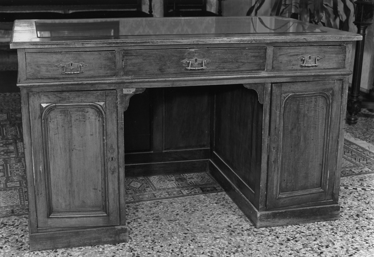 scrivania, opera isolata - ambito piemontese (fine/ inizio secc. XIX/ XX)