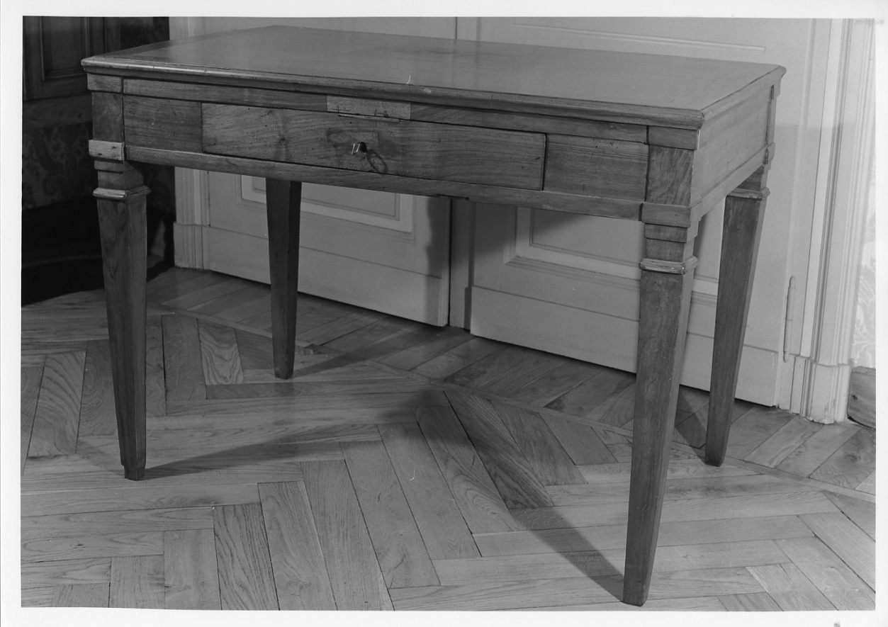 tavolino, opera isolata - ambito piemontese (fine sec. XIX)