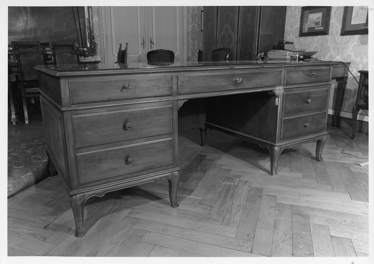 scrivania, opera isolata - ambito piemontese (inizio sec. XX)