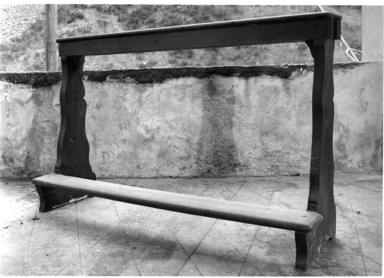 inginocchiatoio, serie - bottega della Valstrona (sec. XVIII)