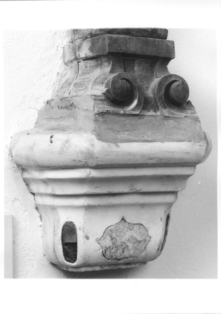 mensola, opera isolata - bottega piemontese (sec. XVIII)