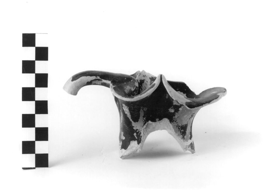 OINOCHOE A BOCCA TRILOBATA - produzione apula (seconda metà sec. IV a.C)