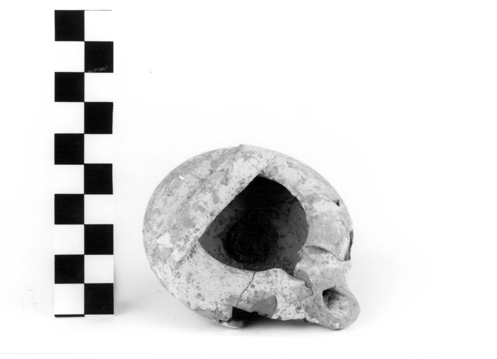 lucerna/ a serbatoio circolare - produzione apula (sec. III a.C)