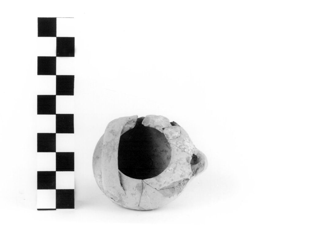 lucerna/ a serbatoio circolare - produzione apula (sec. III a.C)