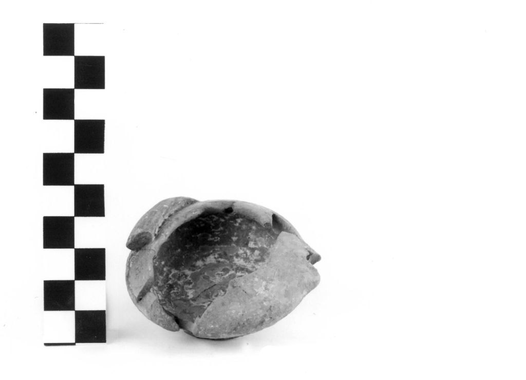 lucerna/ a serbatoio circolare - produzione apula (sec. III a.C)