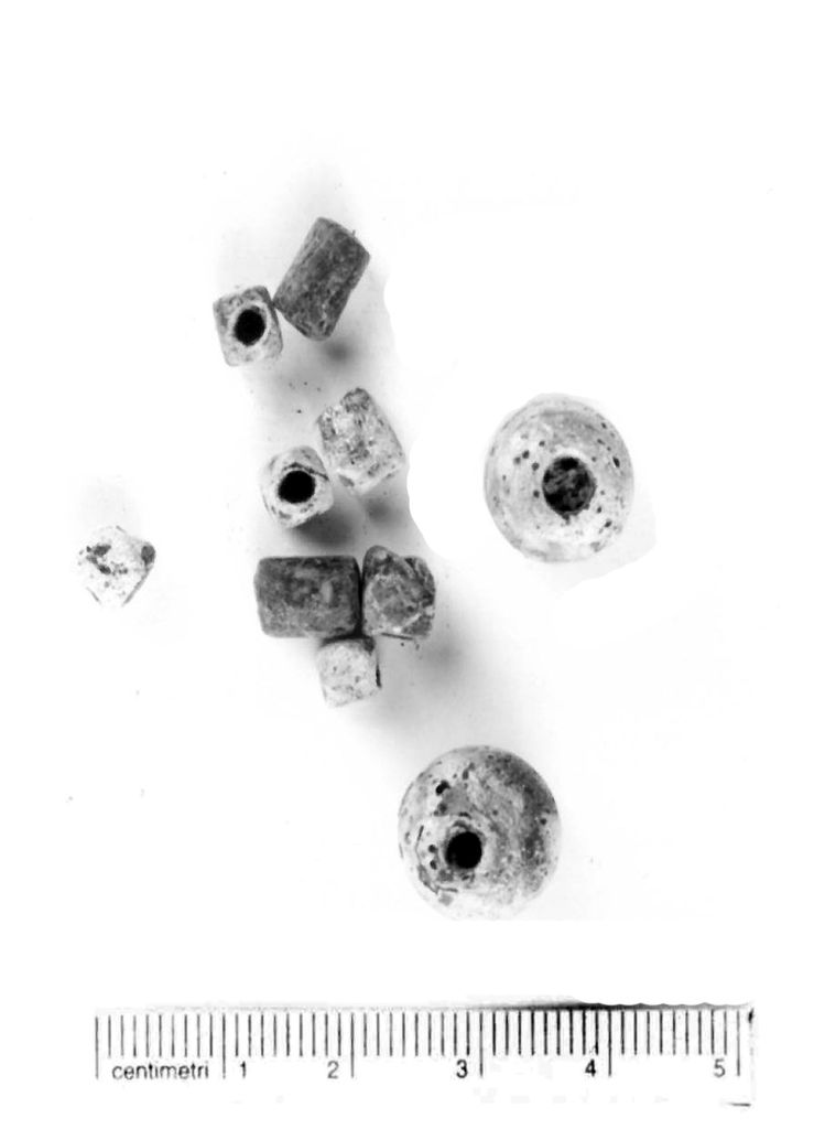 collana - ambito locale (secc. I/ IV d.C)