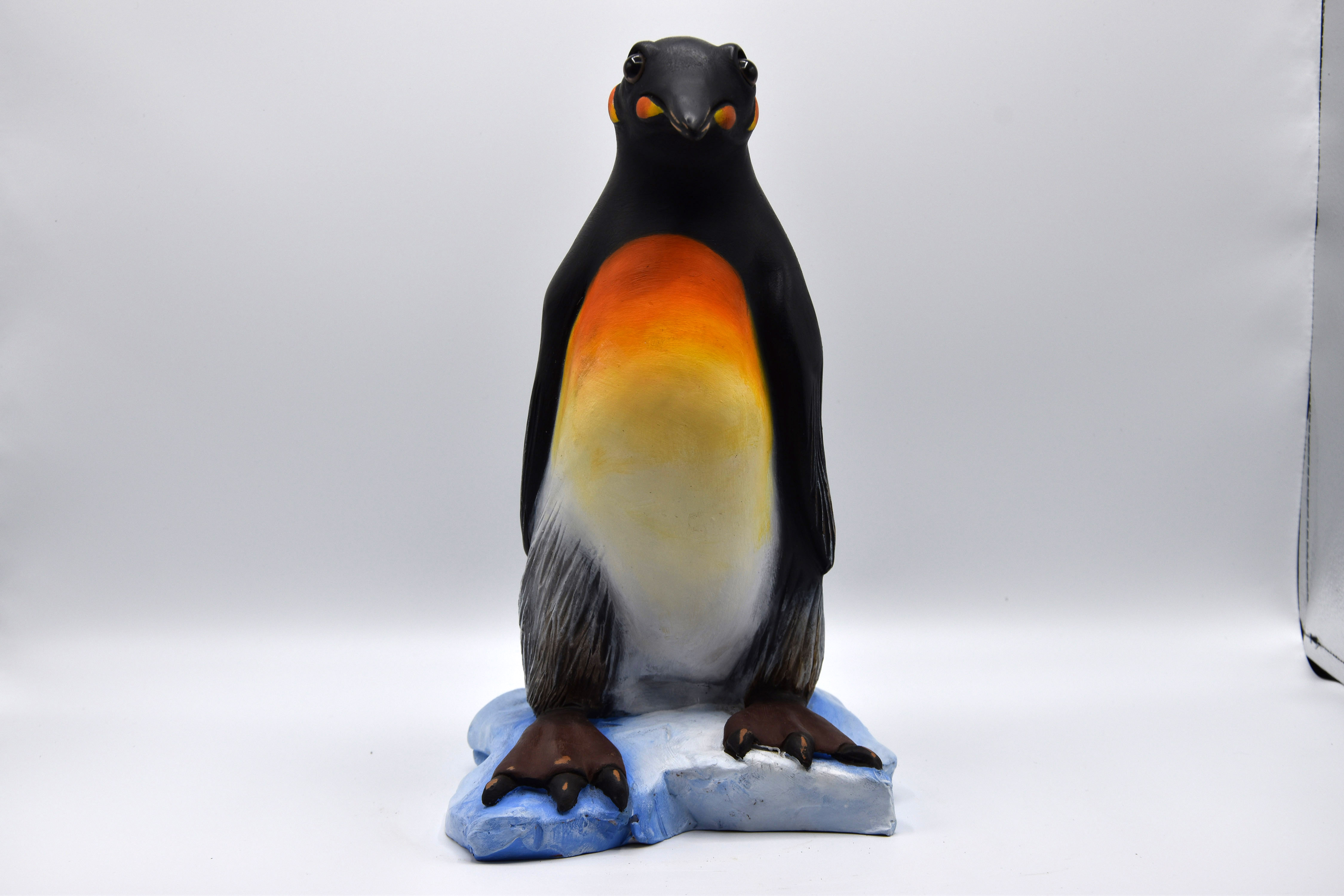 Autoritratto, pinguino (fischietto, a fessura interna, strumenti musicali) di Dellerba Franco ((figulo) ceramista) - laboratorio