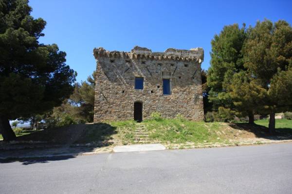 TORRE GALLINARO (struttura di fortificazione, torre) - Cipressa (IM)  (metà XVI)