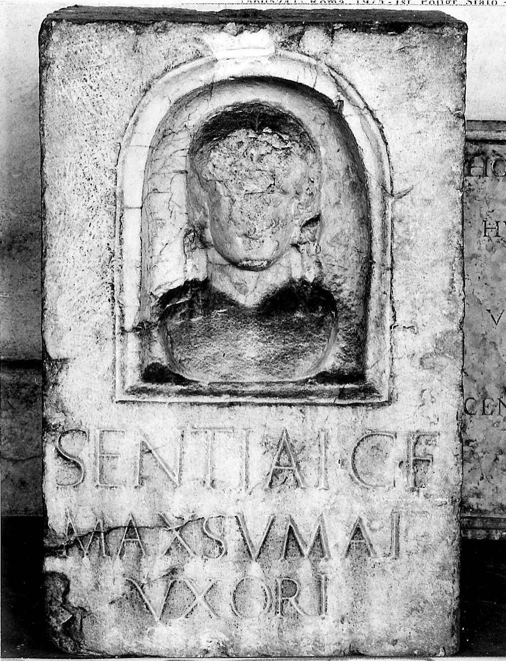 ritratto di donna (stele funeraria, opera isolata) - produzione Italia settentrionale (prima metà sec. I)