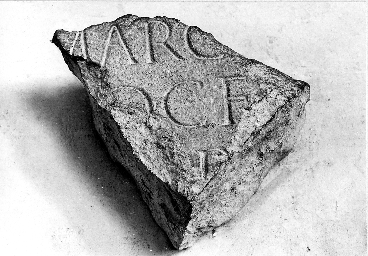 lapide, frammento - produzione Italia settentrionale (?) (secc. I/ II)