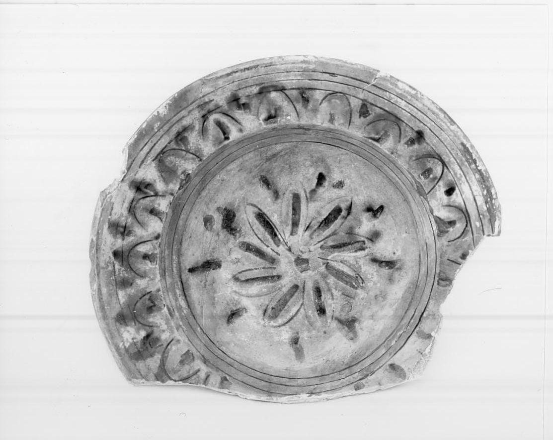 piatto, frammento - bottega romagnola (ultimo quarto sec. XVI)