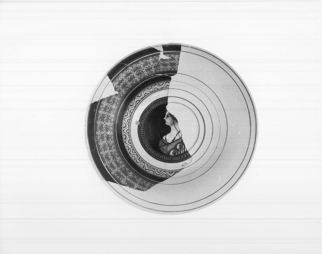 piatto, frammento - bottega di Faenza (seconda metà sec. XV)