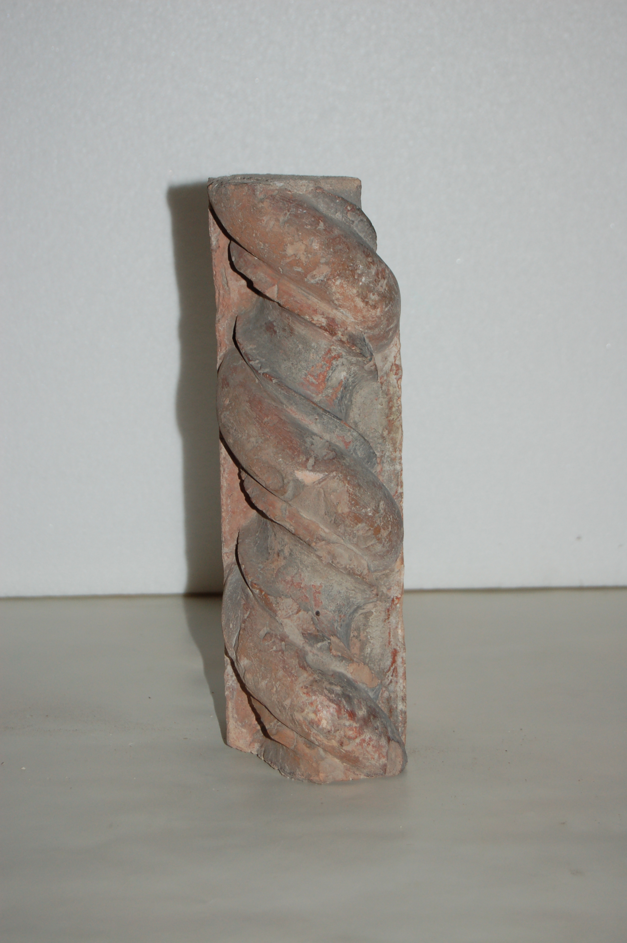 cornice architettonica, frammento - manifattura mantovana (secc. XIV/ XV)