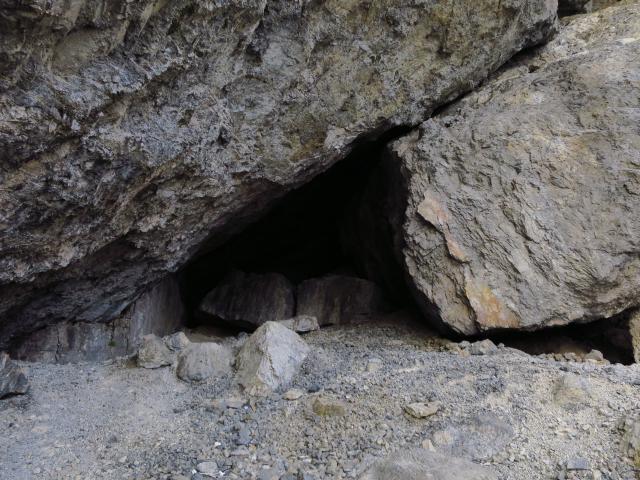 CAVERNA DI GARBASSO a Capo Noli (giacimento in cavità naturale, deposito paleontologico) - Noli (SV)  (Medioevo)