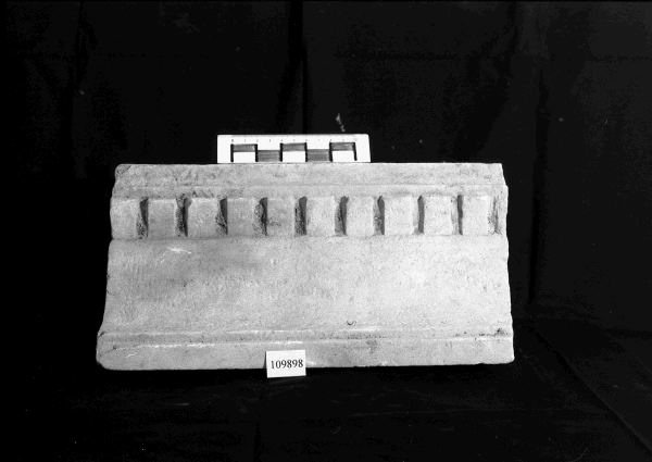 cornice (I sec. d.C)