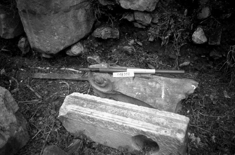 capitello ionico/frammento (I sec. a.C.-I sec. d.C)