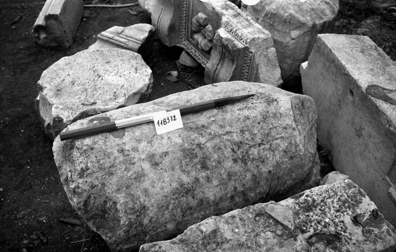 fusto scanalato di colonna/frammento 