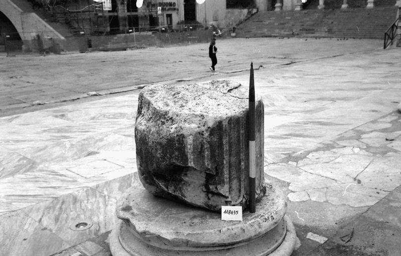 fusto scanalato di colonna/frammento (II sec. d.C)