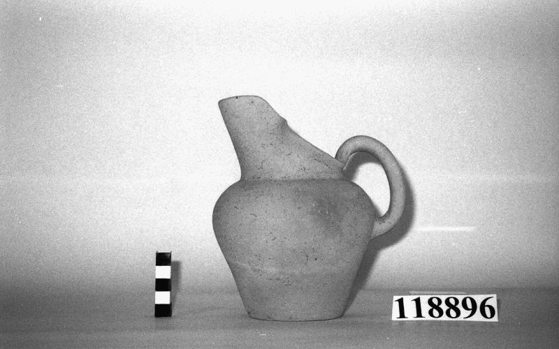 oinochoe trilobata (VII sec. a.C.-VI sec. a.C)
