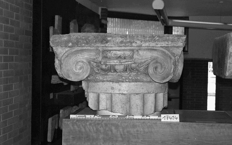 capitello ionico a quattro facce (II sec. a.C)