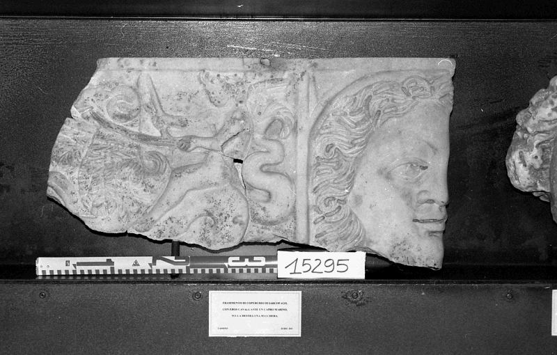 sarcofago/coperchio (III sec. d.C)