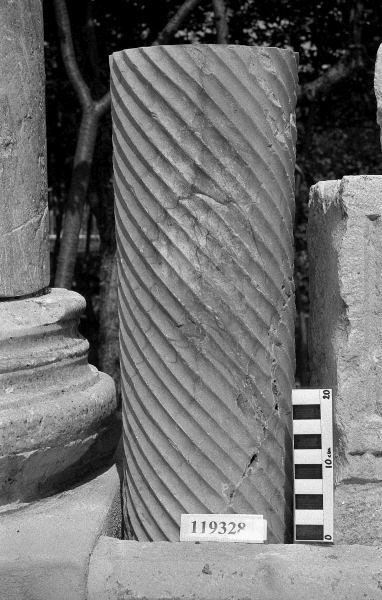 fusto scanalato a spirale di colonna/frammento (I sec. a.C.-III sec. d.C)