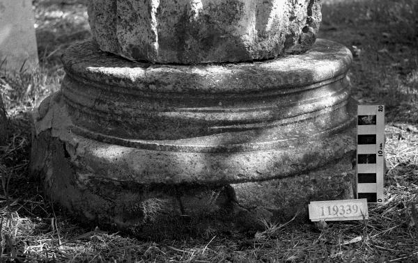 base composita di colonna (II sec. d.C.-III sec. d.C)