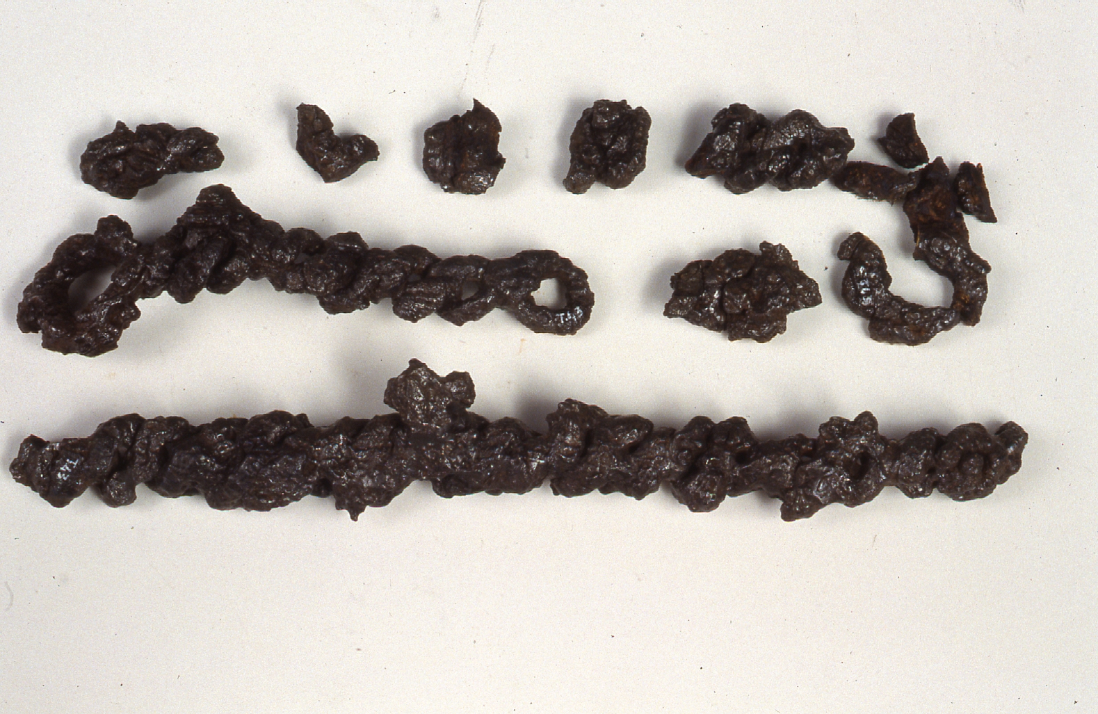 * (Catena/ frammenti) - cultura di La Tène C 1 (seconda metà Sec. III a.C)