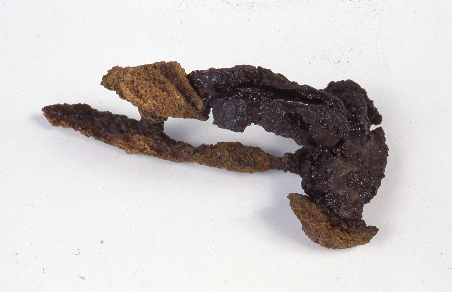 * (Fibula, Feugère 1) - cultura di La Tène C/D (fine Sec. II a.C)