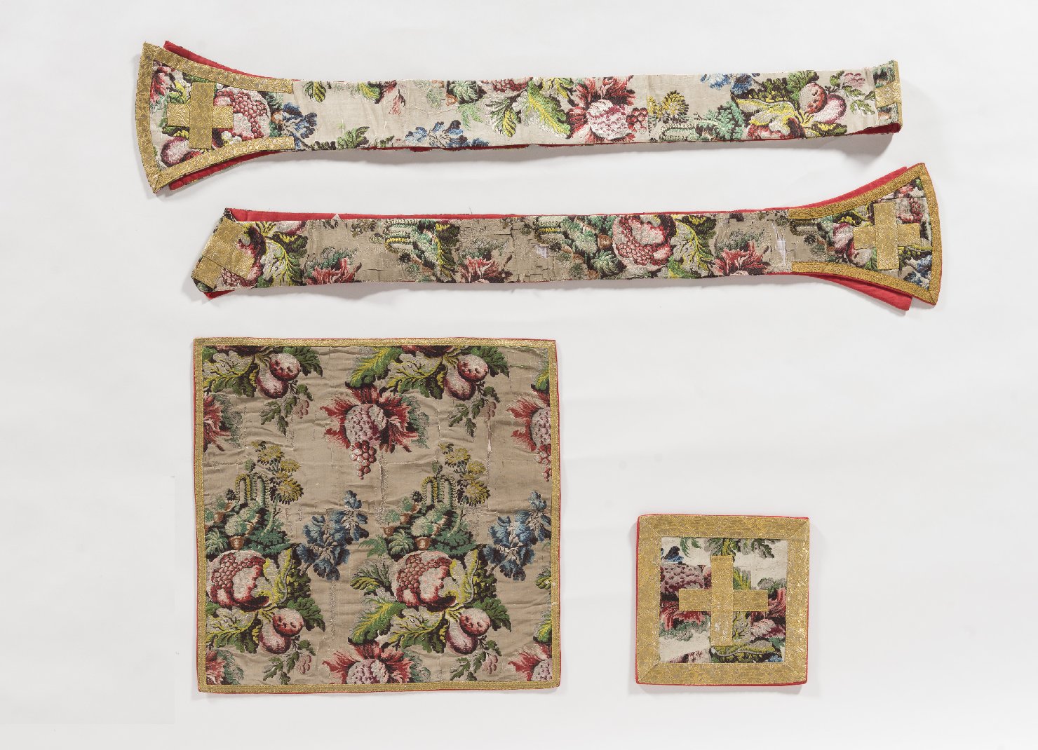 paramento liturgico, insieme - manifattura francese (sec. XVIII)