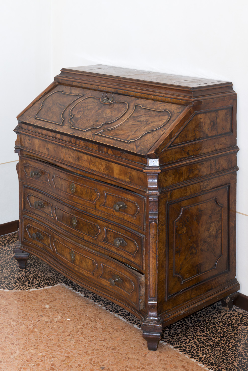 cassettone - a ribalta, coppia - bottega emiliana (prima metà sec. XVIII)