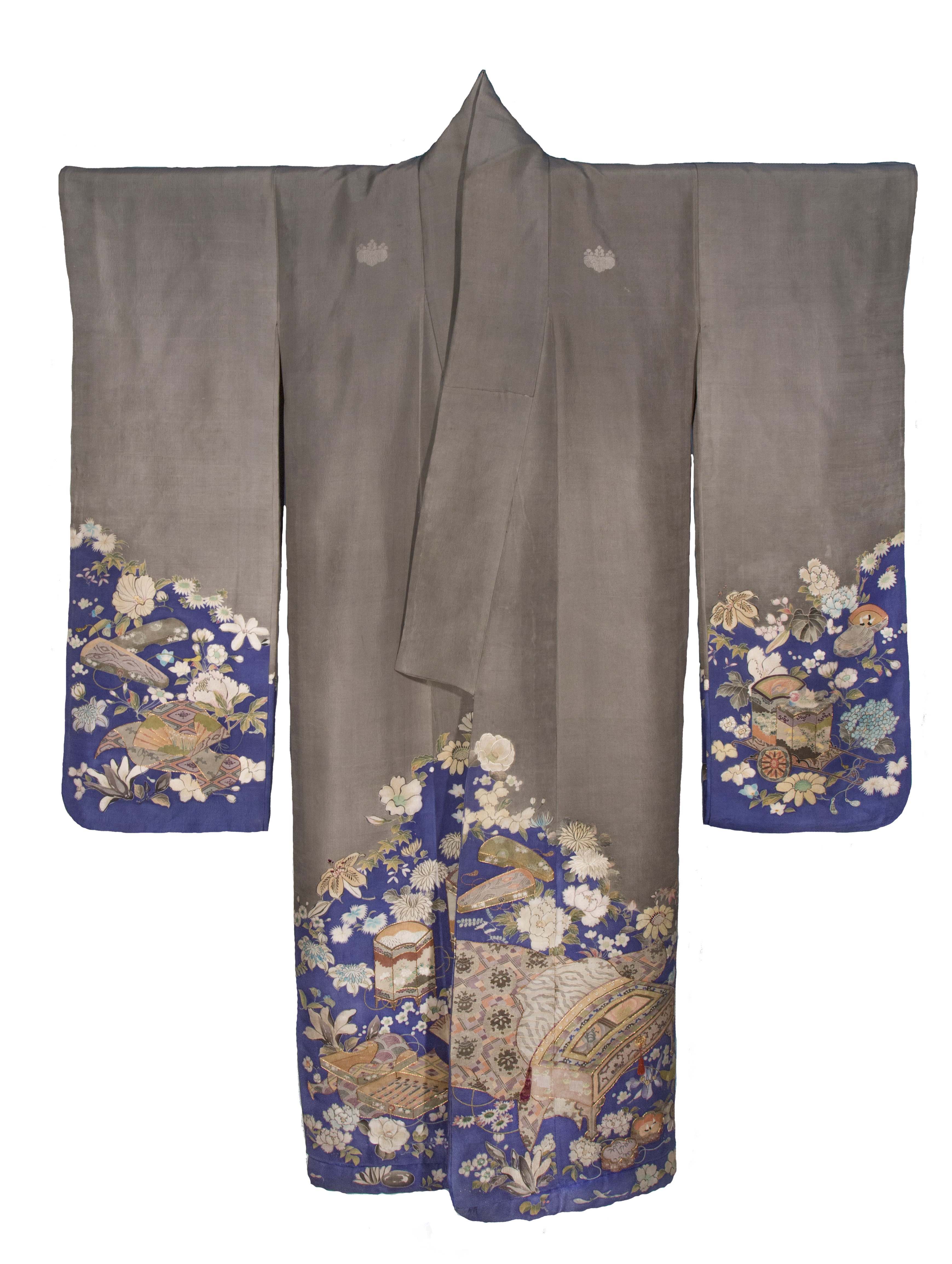 fiori e oggetti del quotidiano (abito femminile, elemento d'insieme) - ambito giapponese (seconda metà XIX)