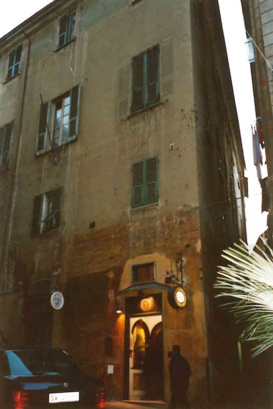 Piazza Consoli 1 (palazzo) - Savona (SV) 