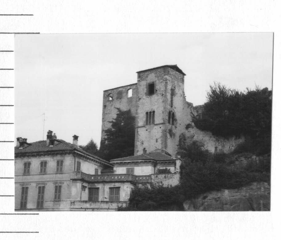 Castello dei marchesi del Carretto (castello (resti), difensivo) - Millesimo (SV)  (XI, Seconda metà)