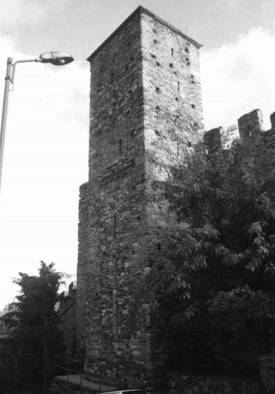 Torre costruita sui muri dell'antica chiesa di S. Ambrogio (torre, di guardia) - Varazze (SV)  (XIII)